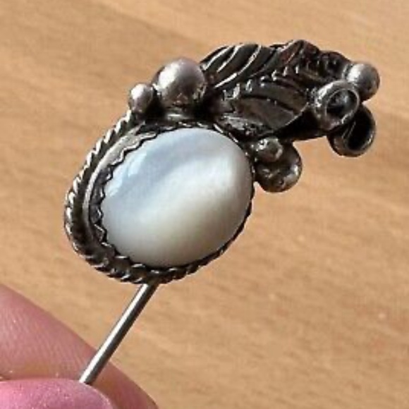 ANTIQUE VINTAGE STERLING SILVER MOTHER OF PEARL STICK PIN MAKERS HALLMARKED